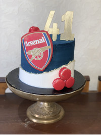 Arsenal Inspired Cake (15/20cm)